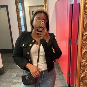 Meet your Posher, Posh